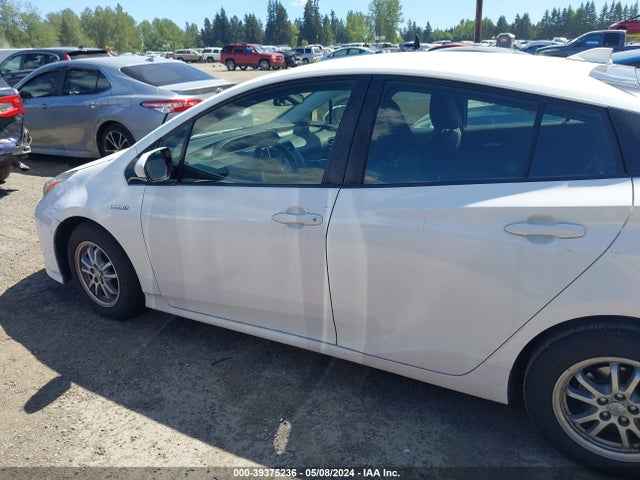 Toyota Prius Two 2018 JTDKBRFU1J3058605 Image 15