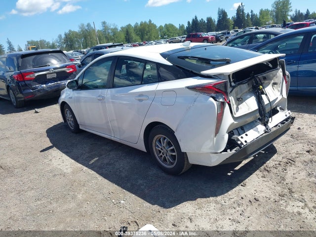 Toyota Prius Two 2018 JTDKBRFU1J3058605 Image 3