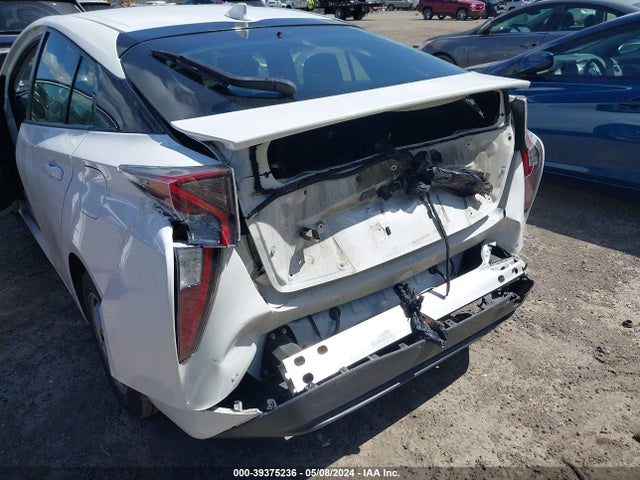 Toyota Prius Two 2018 JTDKBRFU1J3058605 Image 6