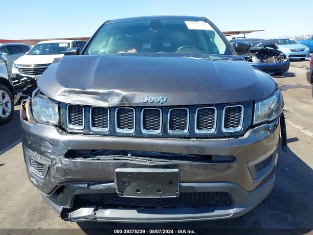 3C4NJDAB1JT135163 Jeep Compass Sport 4x4
