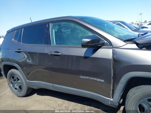 3C4NJDAB1JT135163 Jeep Compass Sport 4x4
