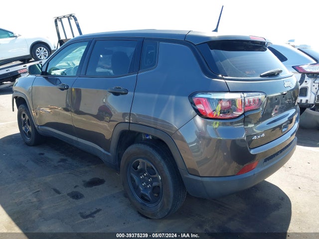 3C4NJDAB1JT135163 Jeep Compass Sport 4x4
