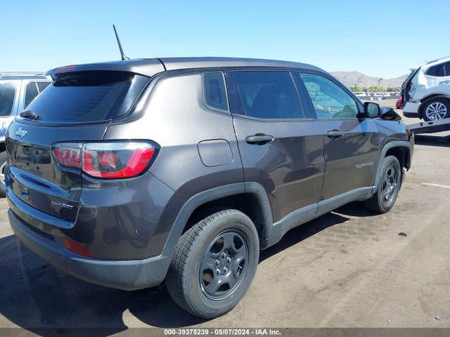 3C4NJDAB1JT135163 Jeep Compass Sport 4x4