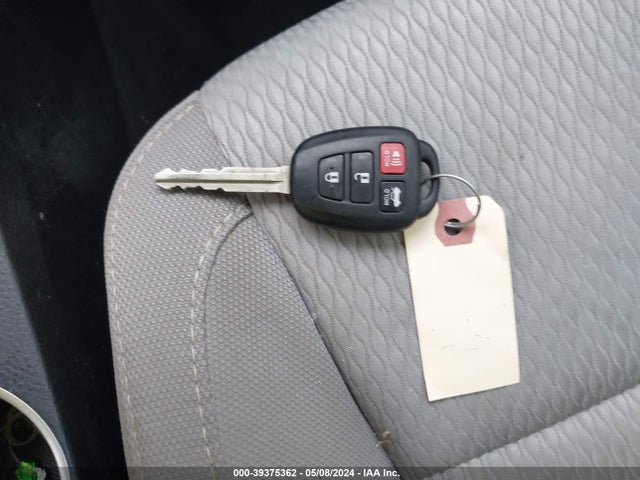Toyota COROLLA LE 2016 5YFBURHE4GP396774 Image 11