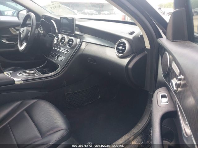 55SWF4JB8HU203827 Mercedes-Benz C 300 Luxury/sport