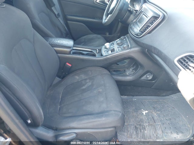 1C3CCCABXGN172513 Chrysler 200 Limited