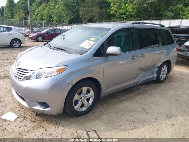 Toyota Sienna Le 8 Passenger 2015 5TDKK3DC3FS668227 Image 2
