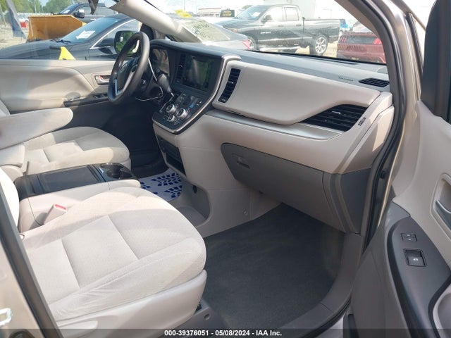 Toyota Sienna Le 8 Passenger 2015 5TDKK3DC3FS668227 Image 5