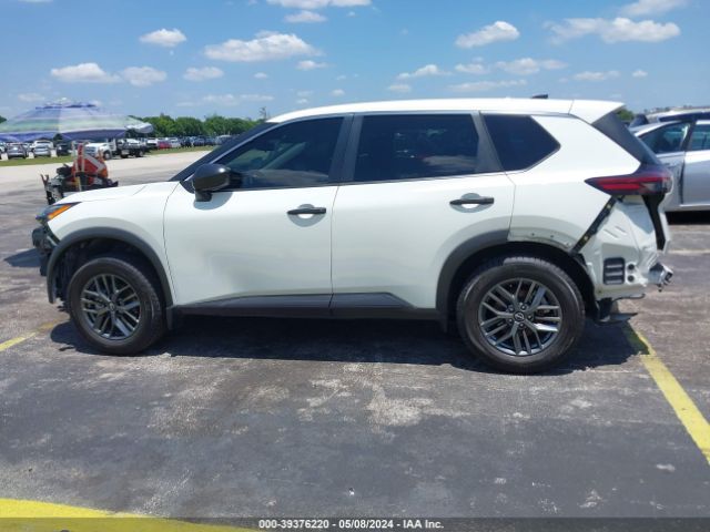 5N1BT3AA2NC699593 Nissan Rogue S Fwd