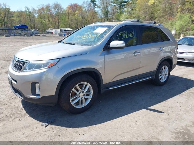 KIA SORENTO LX 2015 5XYKT3A61FG591396 Image 2