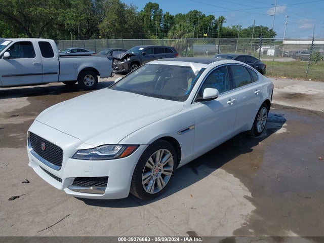 2016 JAGUAR XF SAJBJ4BV4GCY18430 Photo 1