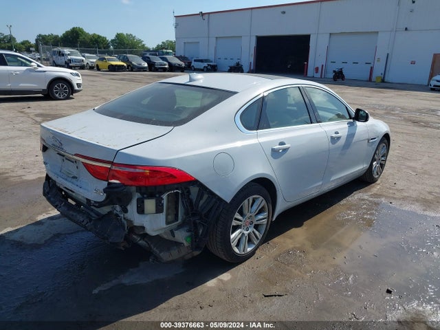 2016 JAGUAR XF SAJBJ4BV4GCY18430 Photo 3