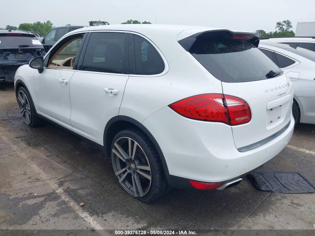 2013 PORSCHE CAYENNE WP1AA2A20DLA08244 Photo 2