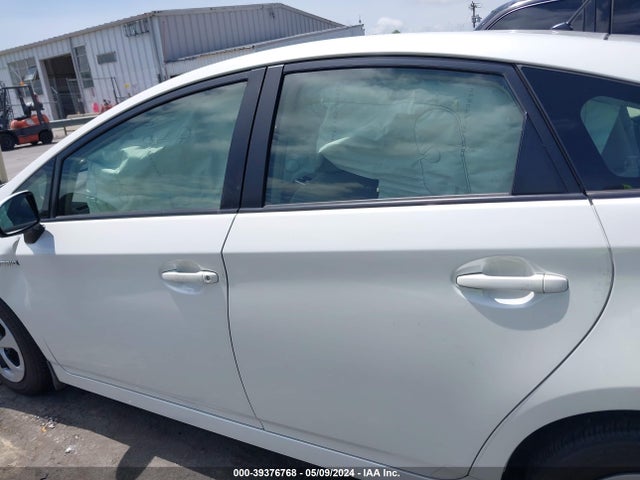 Toyota Prius Two 2015 JTDKN3DU8F1950926 Image 14