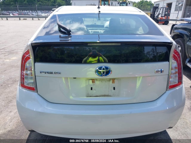 Toyota Prius Two 2015 JTDKN3DU8F1950926 Image 16