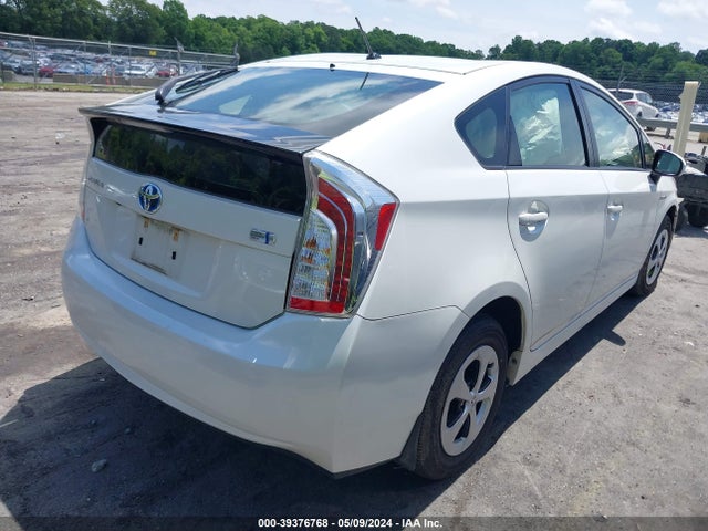 Toyota Prius Two 2015 JTDKN3DU8F1950926 Image 4