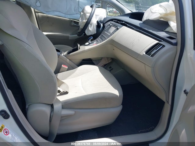 Toyota Prius Two 2015 JTDKN3DU8F1950926 Image 5