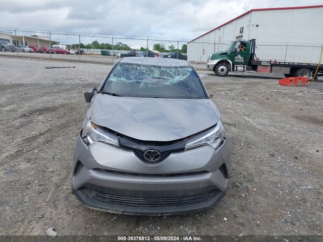Toyota C-HR XLE 2019 NMTKHMBX2KR067930 Image 6