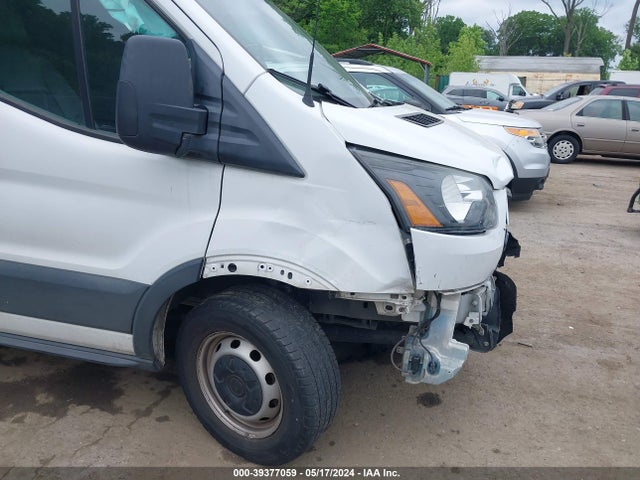 Ford Transit-150 2016 1FTYE1ZM1GKB32070 Image 21