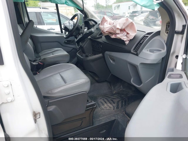 Ford Transit-150 2016 1FTYE1ZM1GKB32070 Image 5
