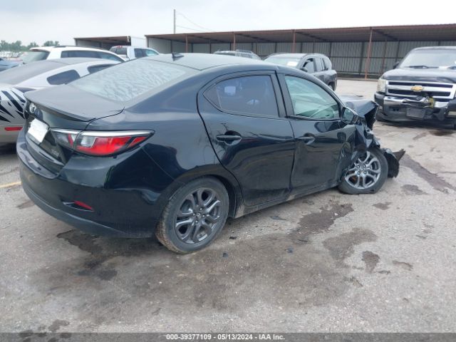 3MYDLBYV3KY516822 Toyota YARIS LE