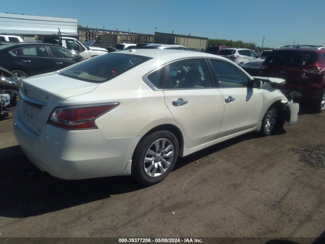 Nissan Altima 2.5 S 2015 1N4AL3AP6FC409559 Image 4
