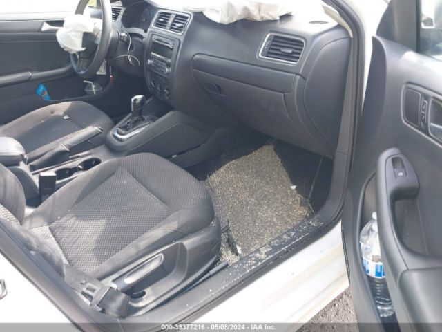 3VW2K7AJ0EM319015 Volkswagen Jetta 2.0l S