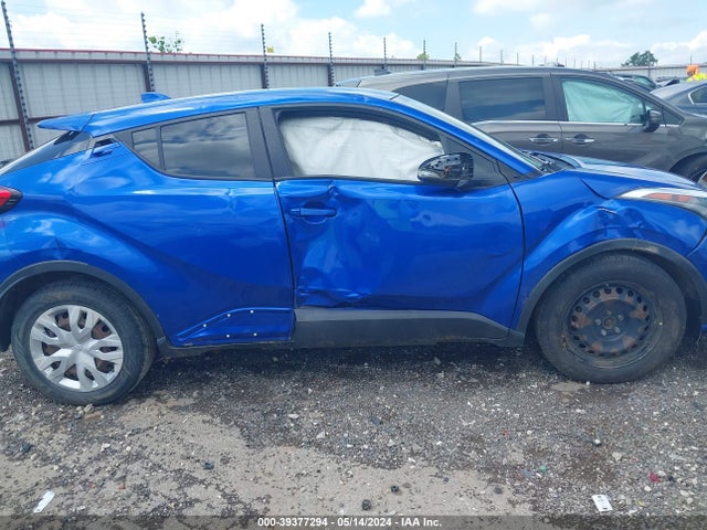 Toyota C-HR LE 2019 NMTKHMBXXKR081168 Image 13