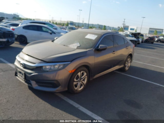 Honda Civic Lx 2018 2HGFC2F52JH601957 Image 2