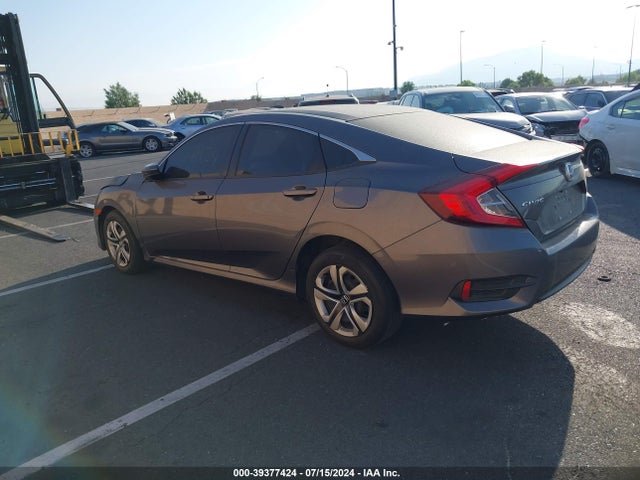 Honda Civic Lx 2018 2HGFC2F52JH601957 Image 3
