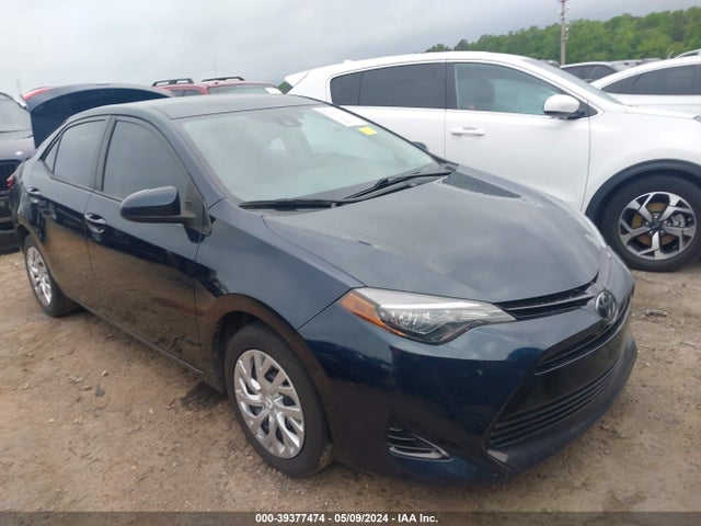 Toyota COROLLA LE 2018 5YFBURHE3JP825250 zdjęcie główne
