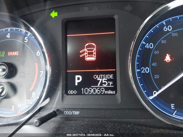 Toyota COROLLA LE 2018 5YFBURHE3JP825250 Image 15