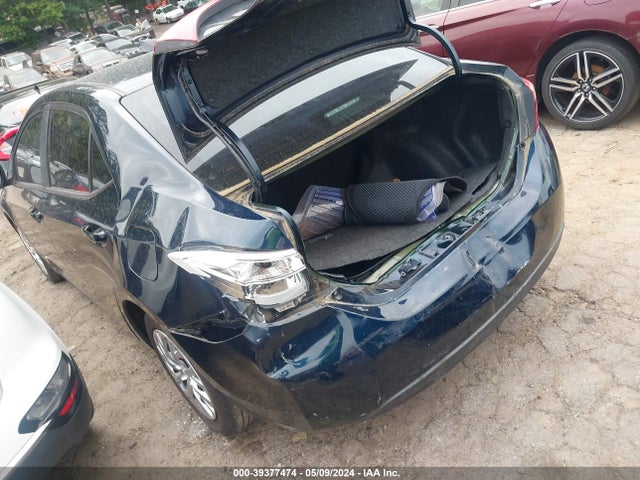 Toyota COROLLA LE 2018 5YFBURHE3JP825250 Image 3