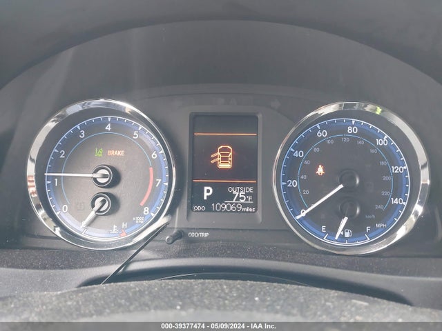 Toyota COROLLA LE 2018 5YFBURHE3JP825250 Image 7
