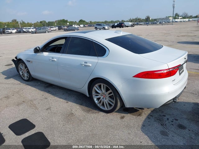 2018 JAGUAR XF SAJBH4EV0JCY53707 Photo 2