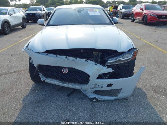 2018 JAGUAR XF SAJBH4EV0JCY53707 Photo 5