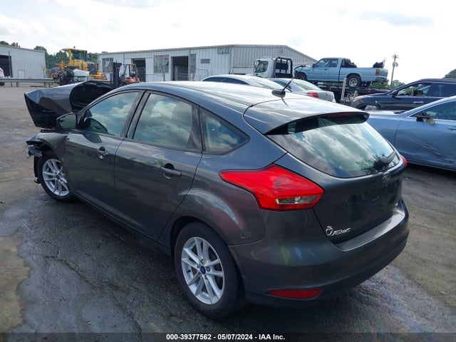 Ford FOCUS SE 2018 1FADP3K25JL300393 Image 3