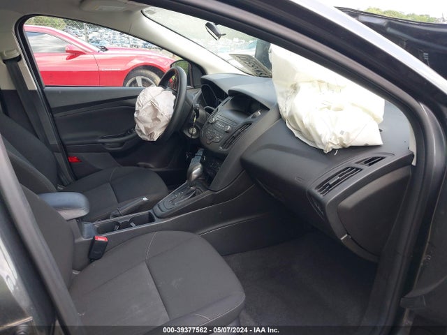 Ford FOCUS SE 2018 1FADP3K25JL300393 Image 5