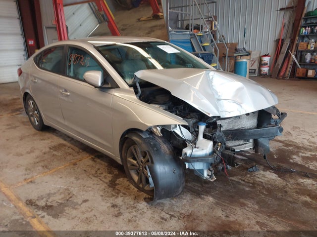 2018 5NPD84LF6JH333986 main image
