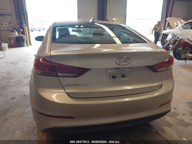 Hyundai ELANTRA SEL 2018 5NPD84LF6JH333986 Image 17