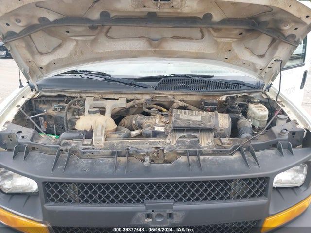 Chevrolet Express 2500 Work Van 2017 1GCWGAF16H1179677 Image 10