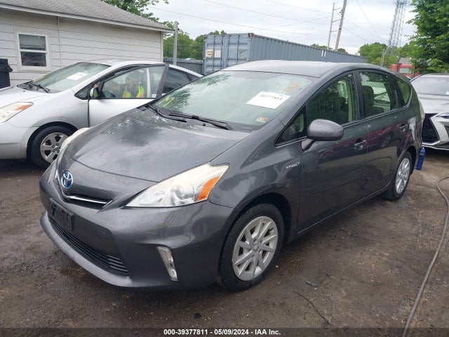 Toyota Prius V Two 2014 JTDZN3EU3E3304922 Image 2