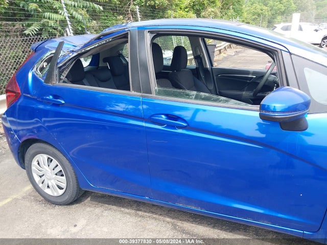 Honda FIT LX 2015 3HGGK5G59FM726714 Image 13