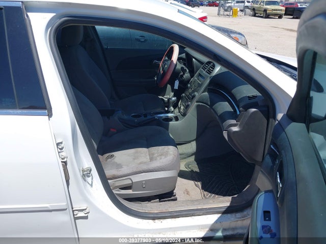 Chevrolet MALIBU LS 2015 1G11B5SL5FF208117 Image 5
