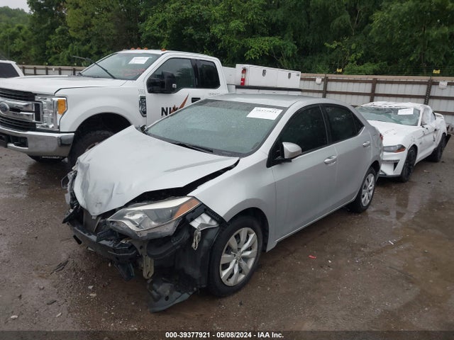 Toyota COROLLA LE 2015 5YFBURHE0FP267056 Image 2