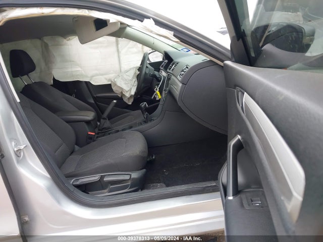 1VWAT7A36GC024497 Volkswagen Passat 1.8t S