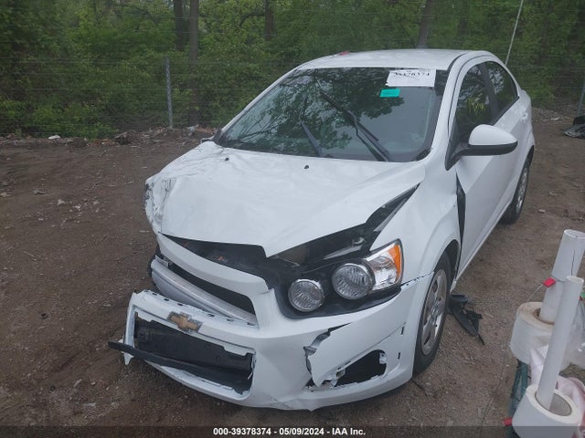Chevrolet Sonic Ls Manual 2015 1G1JB5SH3F4196685 Image 2