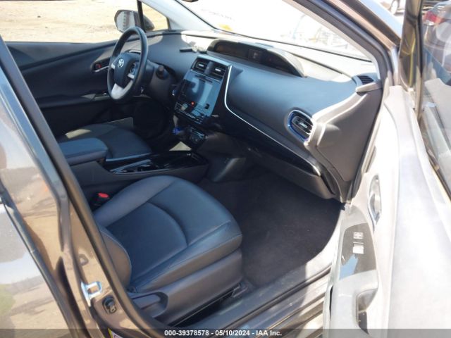 JTDKARFU7H3538273 Toyota Prius Four Touring