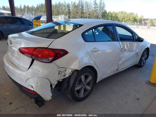 KIA FORTE LX 2018 3KPFL4A70JE244454 Image 4