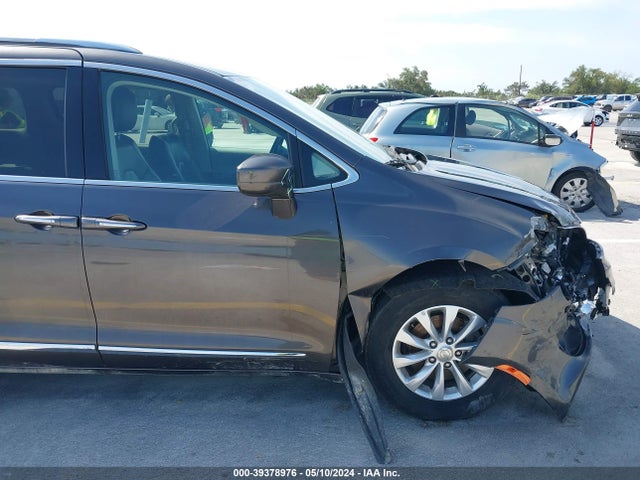 2C4RC1BG7KR655070 Chrysler Pacifica Touring L